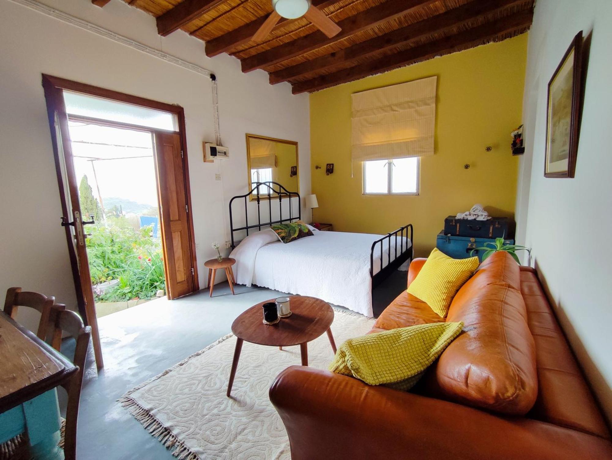 Faith'S Stone House Guest House Simou Luaran gambar