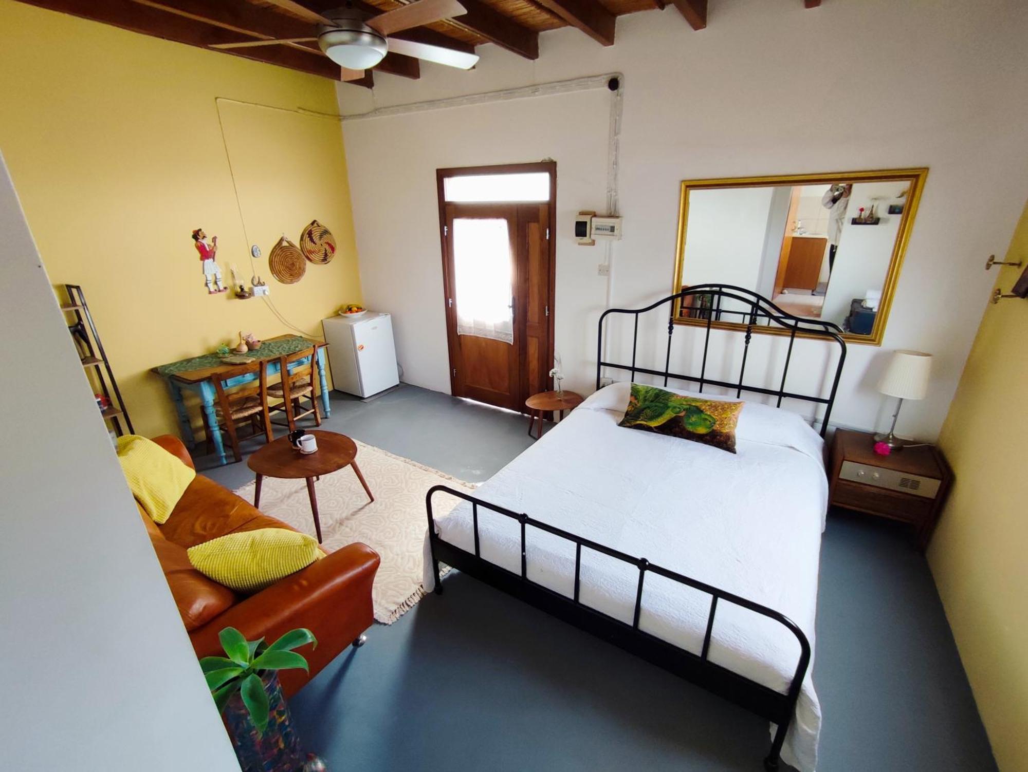 Faith'S Stone House Guest House Simou Luaran gambar