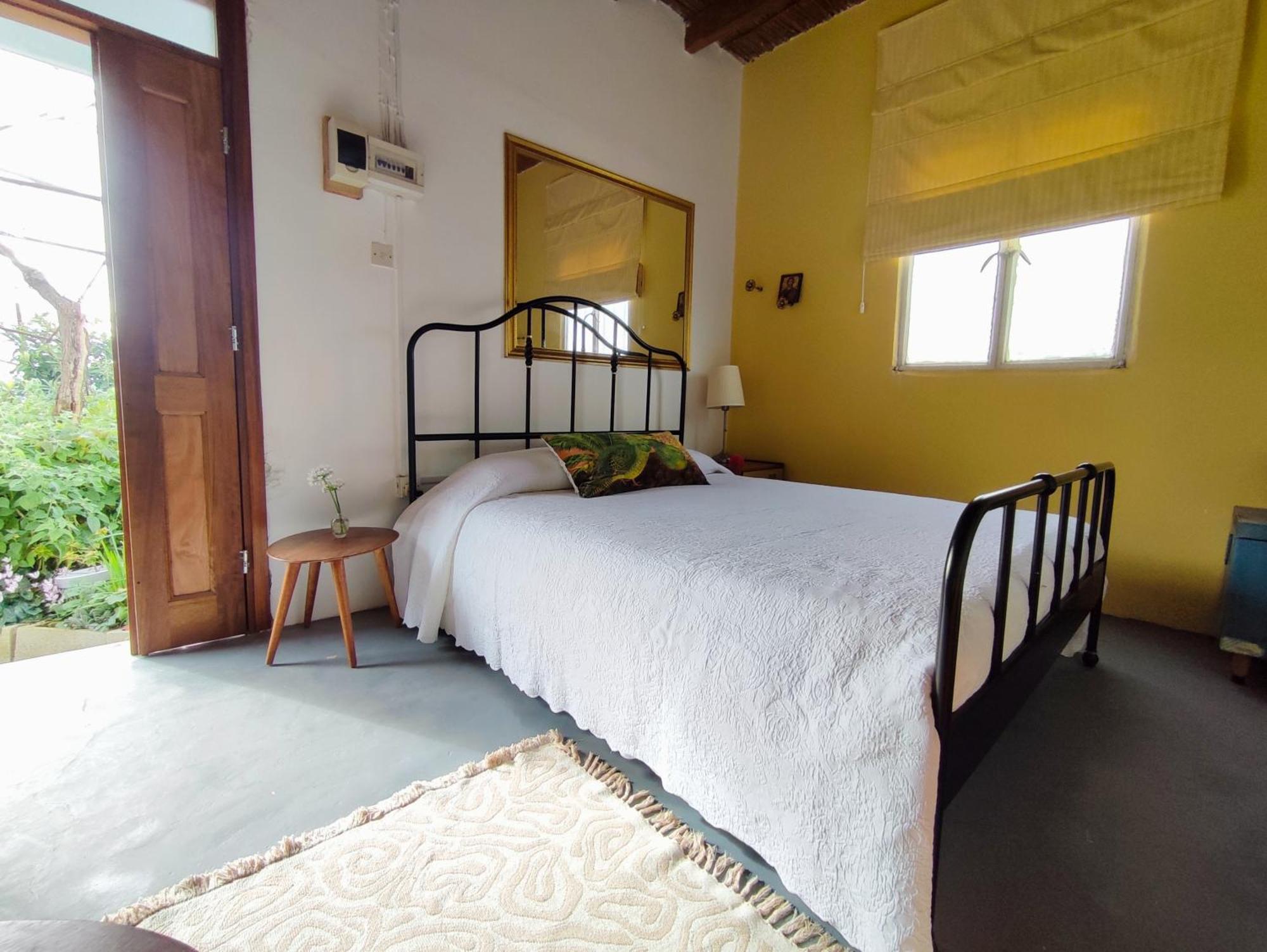 Faith'S Stone House Guest House Simou Luaran gambar