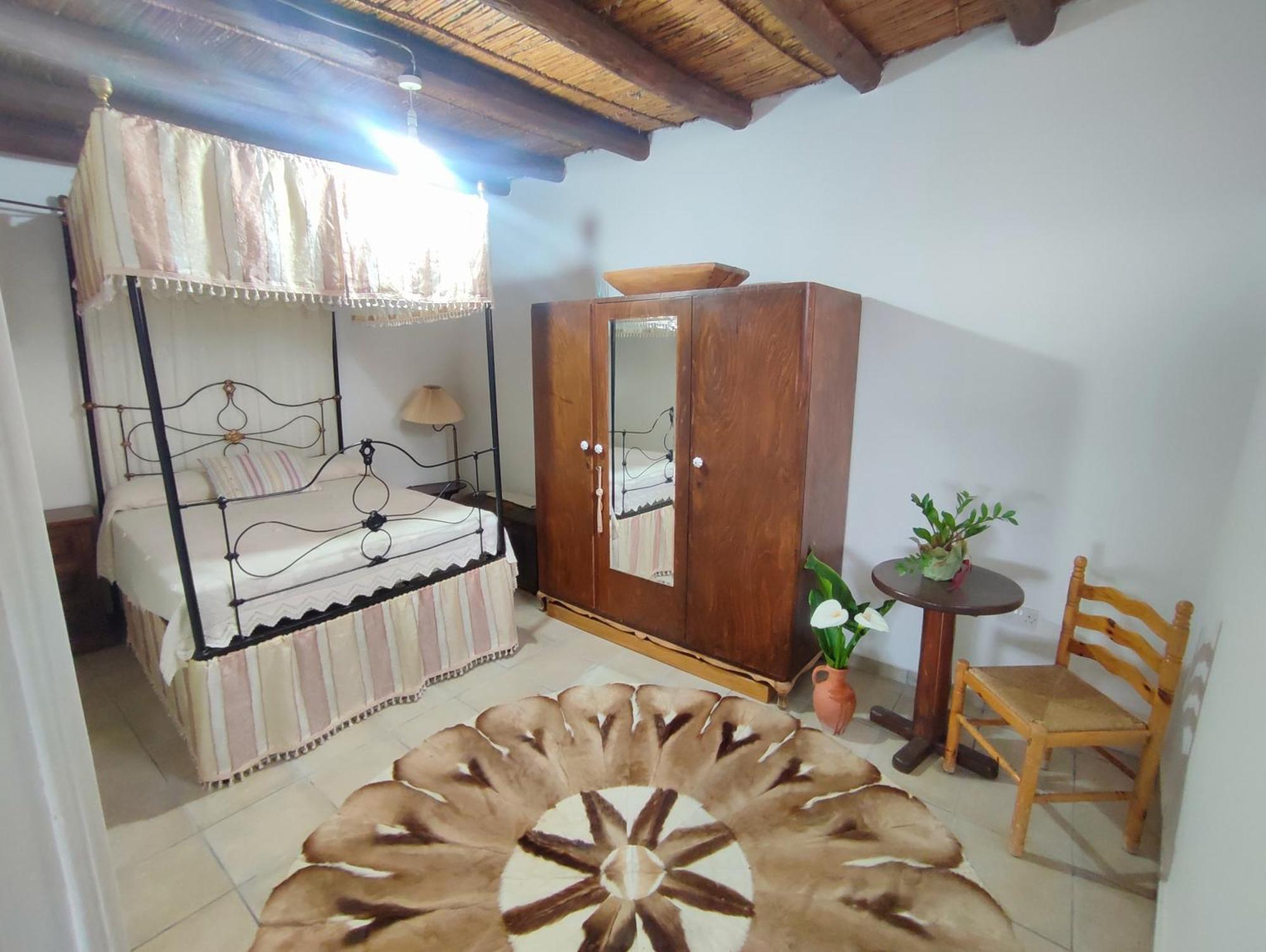Faith'S Stone House Guest House Simou Luaran gambar