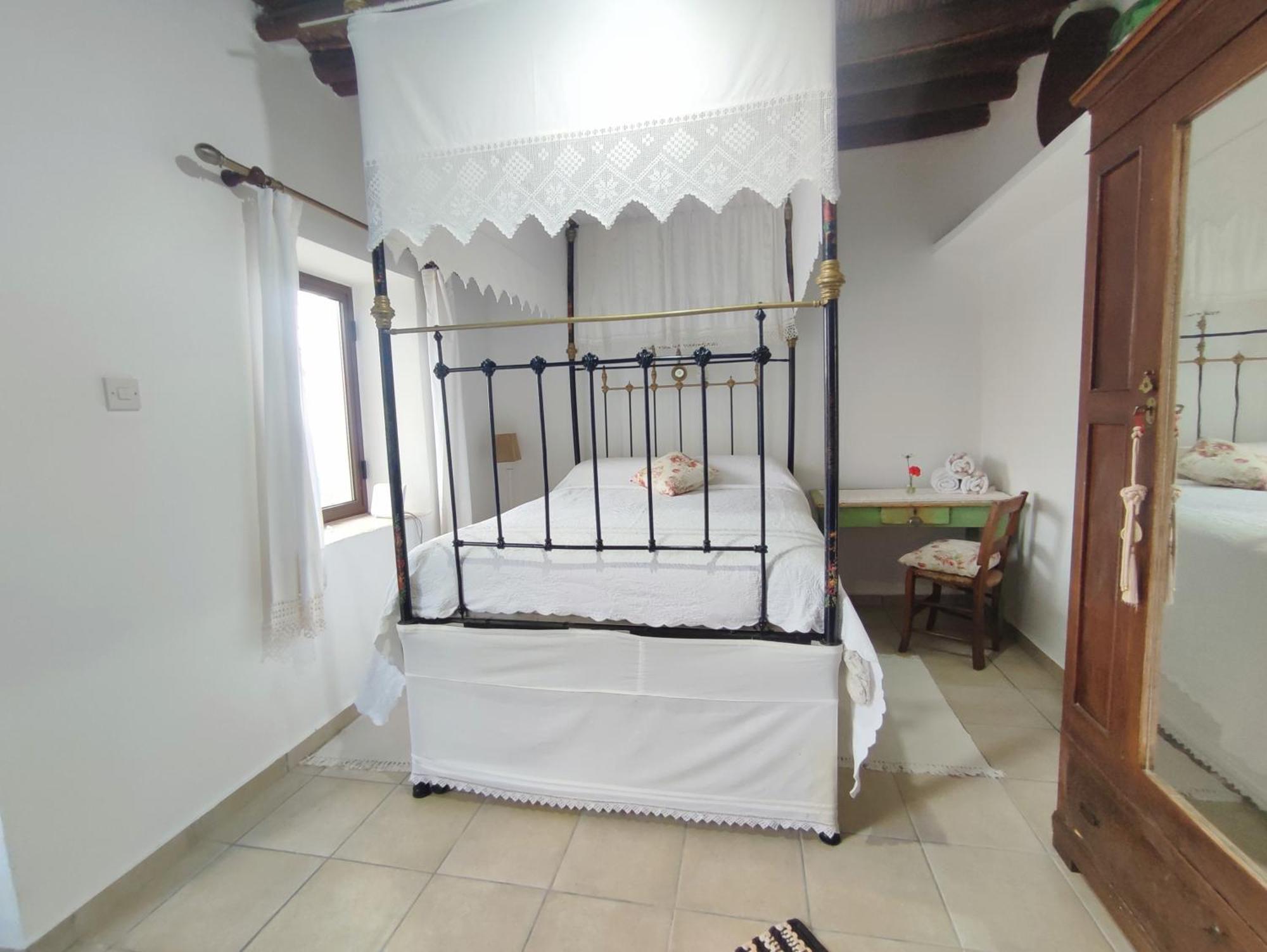 Faith'S Stone House Guest House Simou Luaran gambar